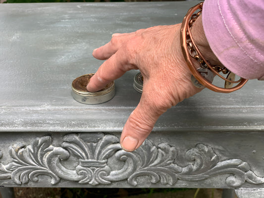 TUTORIAL: Chalk painting a side table.