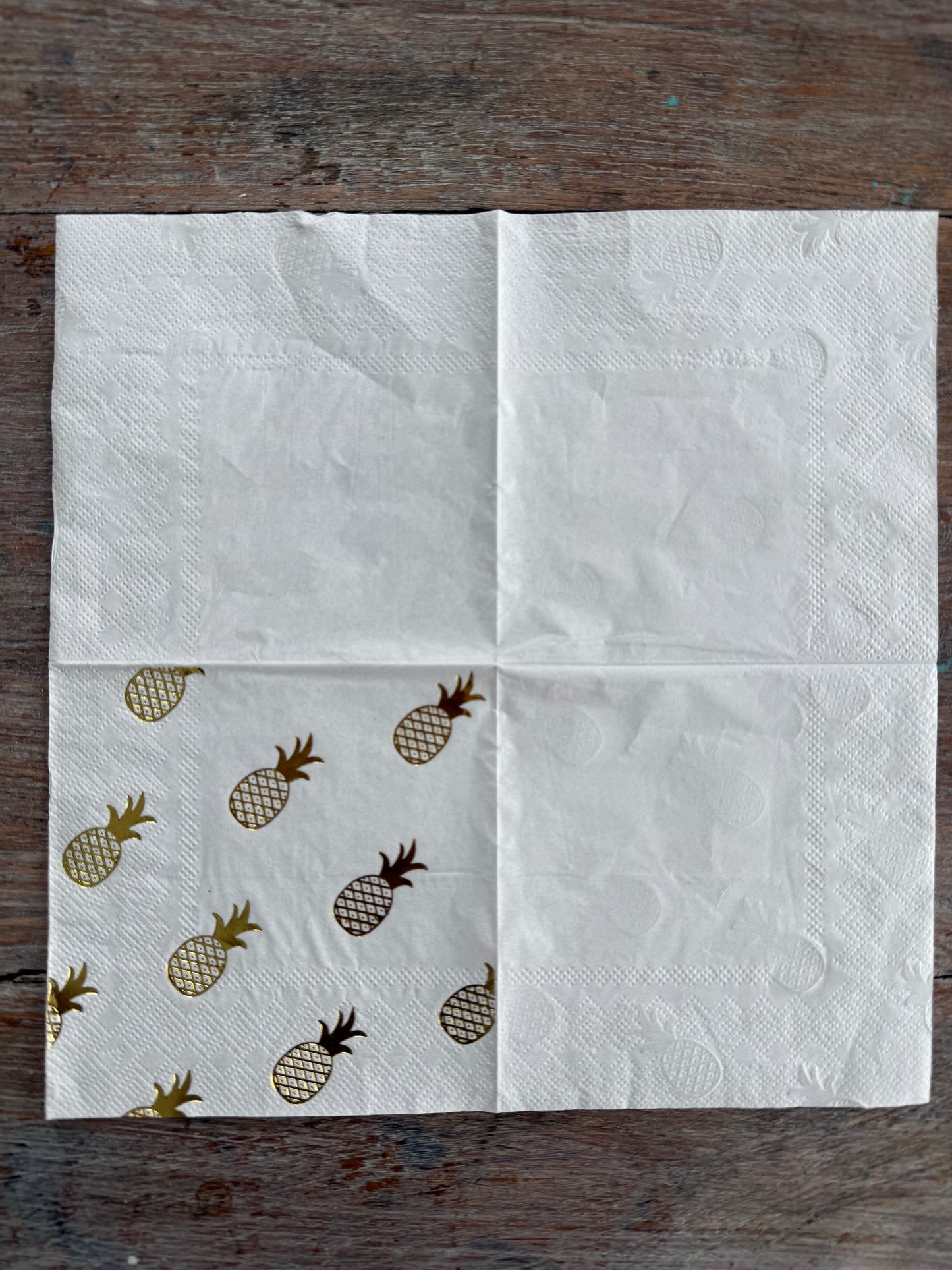 Napkin-Pineapples in Gold