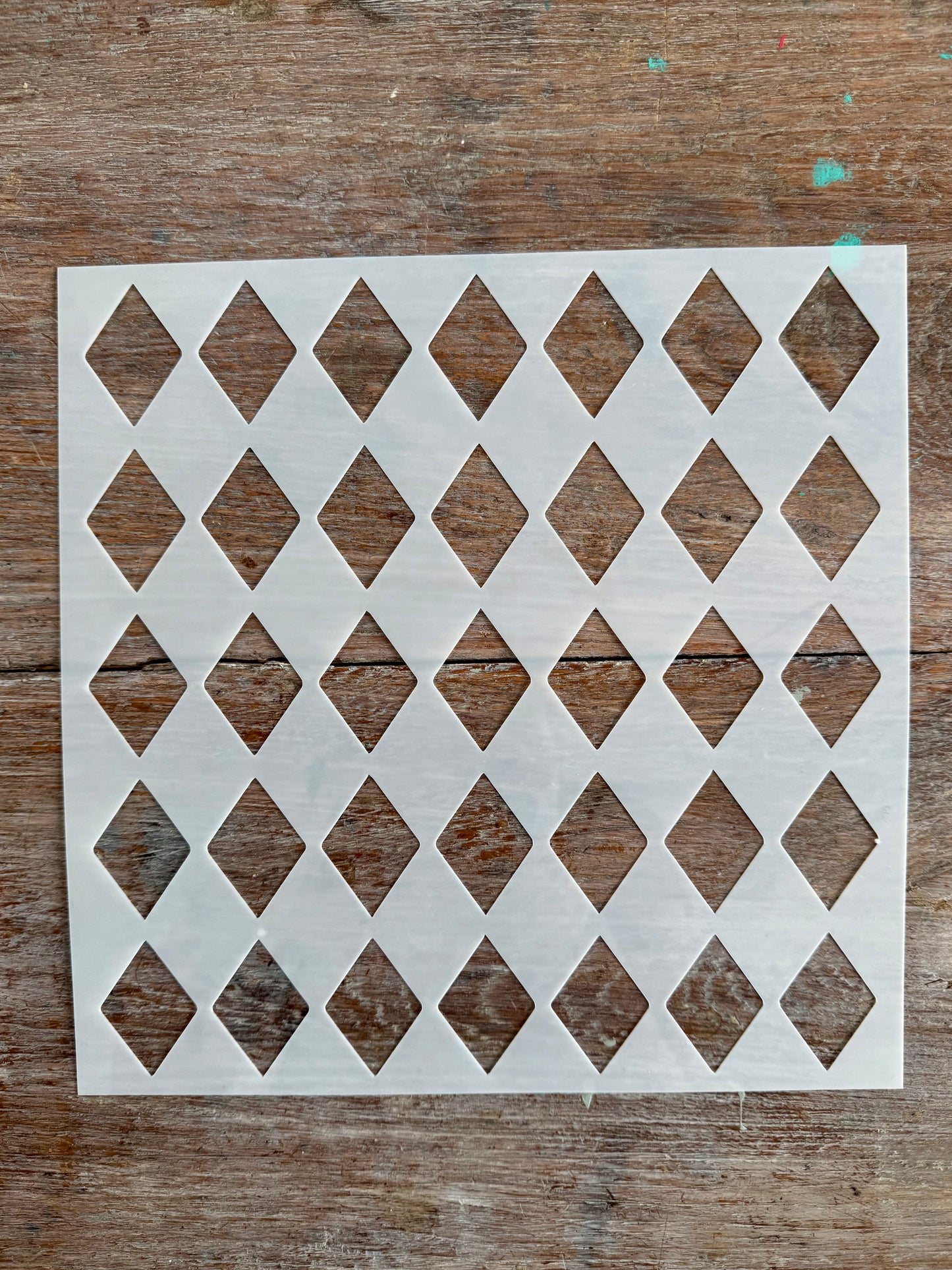 Stencil-Diamonds-Medium
