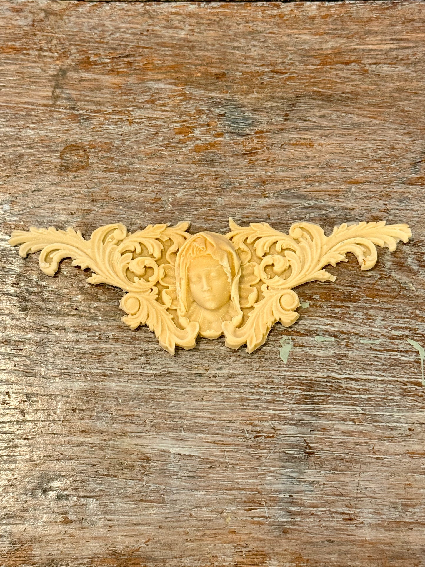 Magnolia Flexible Moulding- Serene scroll
