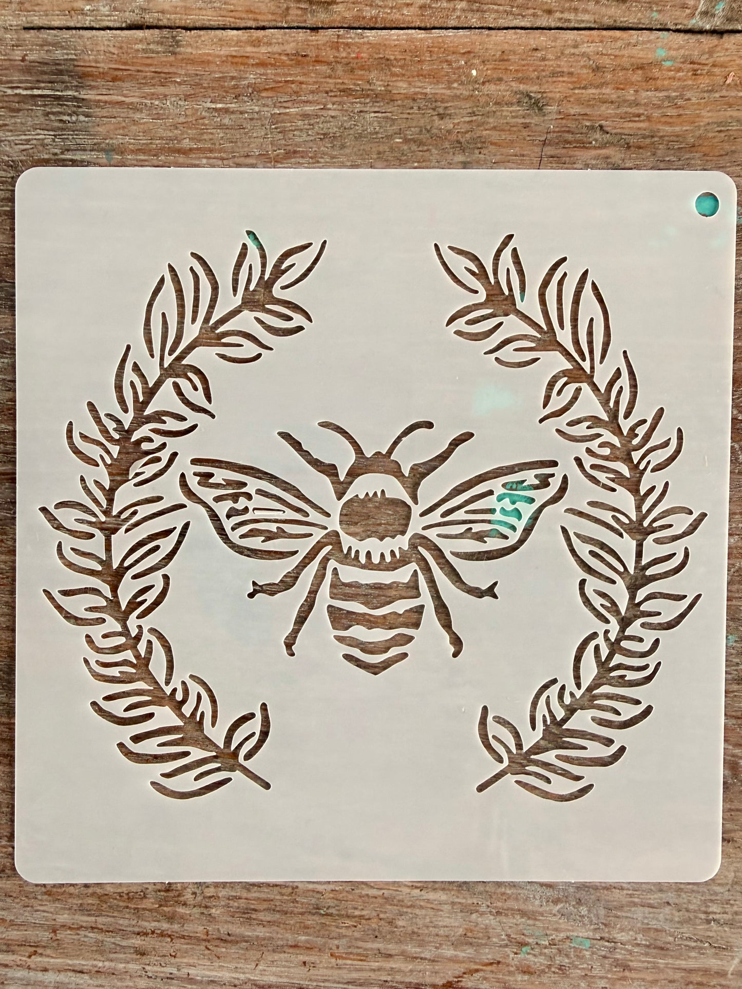 Stencil -Bee Wreath