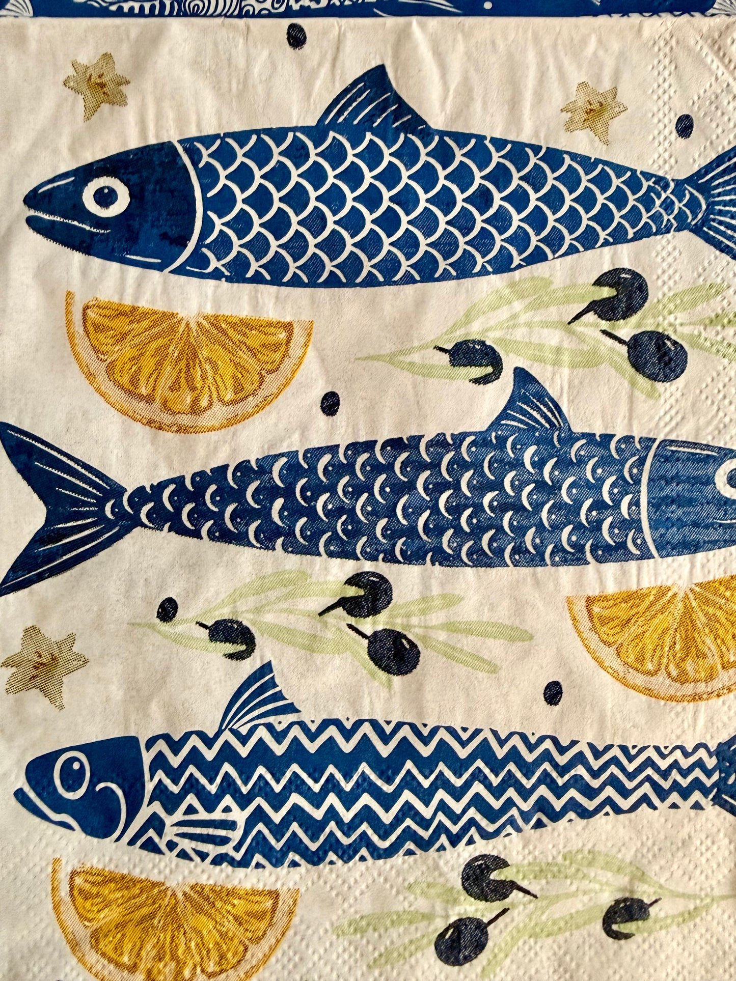 Napkin-Designer Fish themes