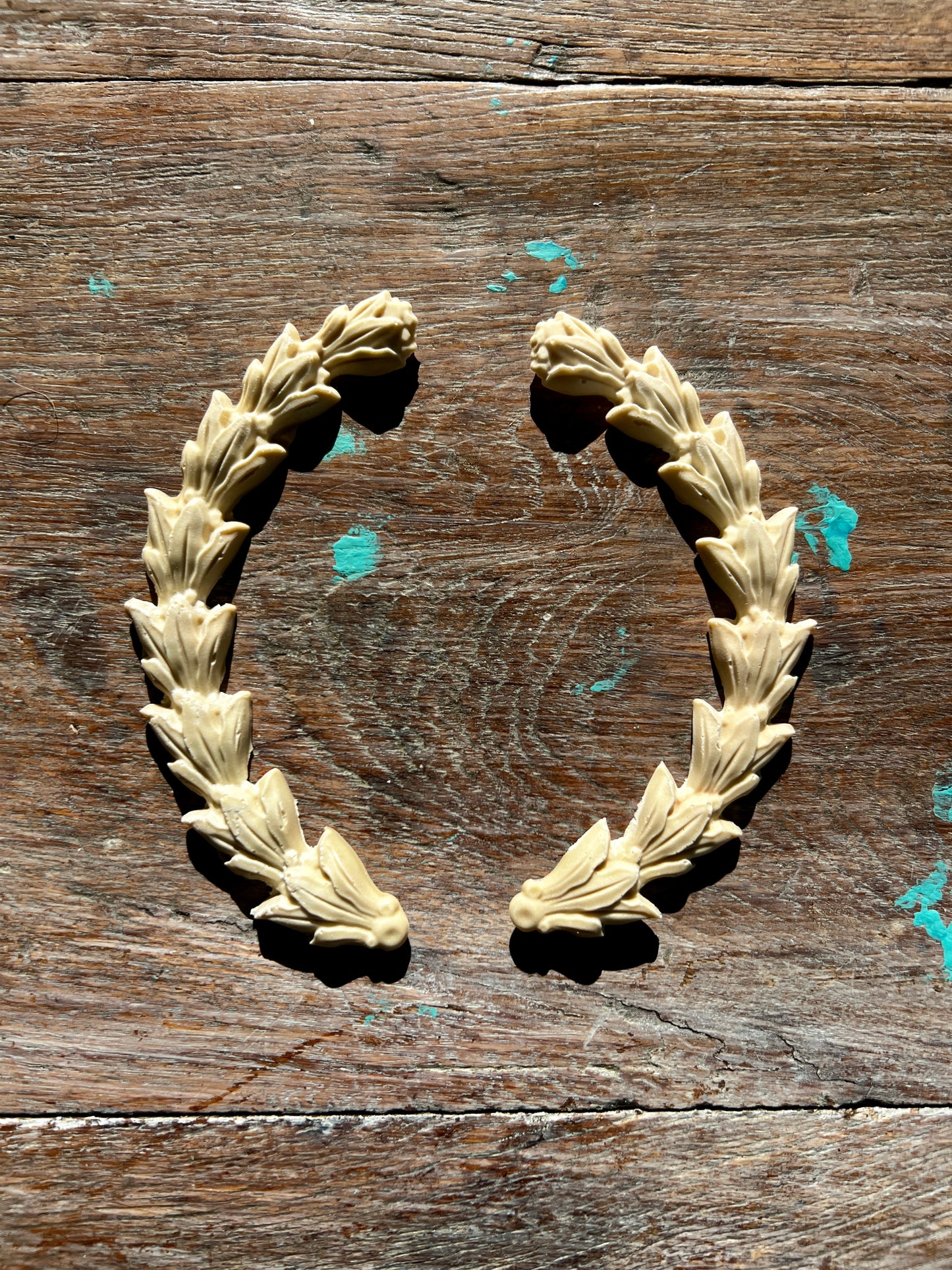Magnolia Flexible Moulding- Roman Laurels