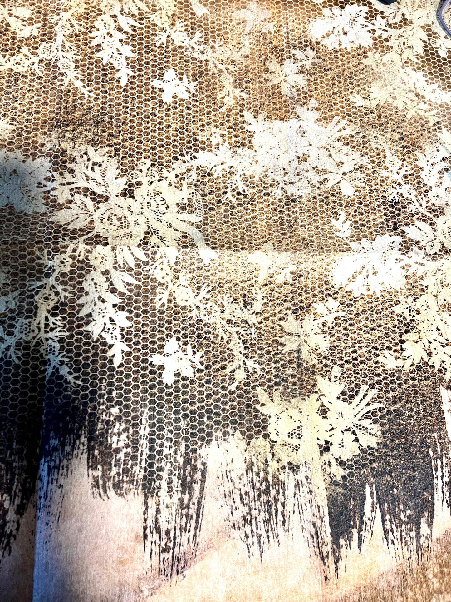 SALE:ReDesign Decoupage Tissue-Gilded Lace A1