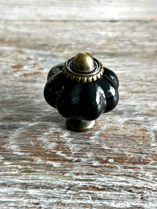 Black Knob