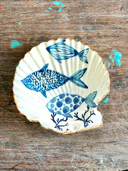 Napkin-Blue Fish school